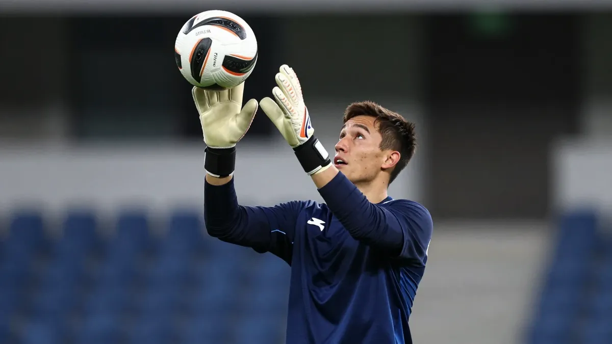 Jacob Knightbridge, who played for Braintree Town in 2024/25, has completed a move to Tottenham Hotspur's under-21s after...