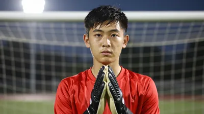 Braintree signs Norwich City goalkeeper Rylee Mitchell on short-term loan