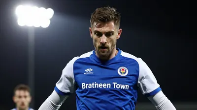 Braintree Town Faces Gateshead in National League Showdown
